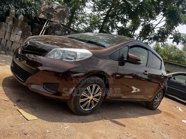 Toyota Vitz 1.3 FWD 5dr 2014 Brown