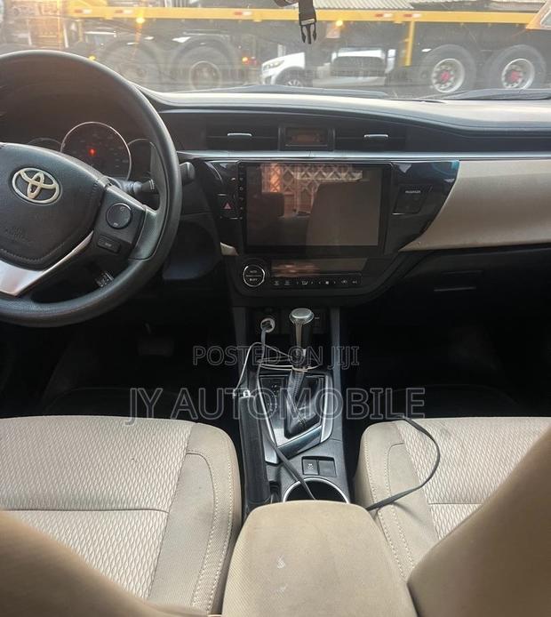 Toyota Corolla 2015 Gray