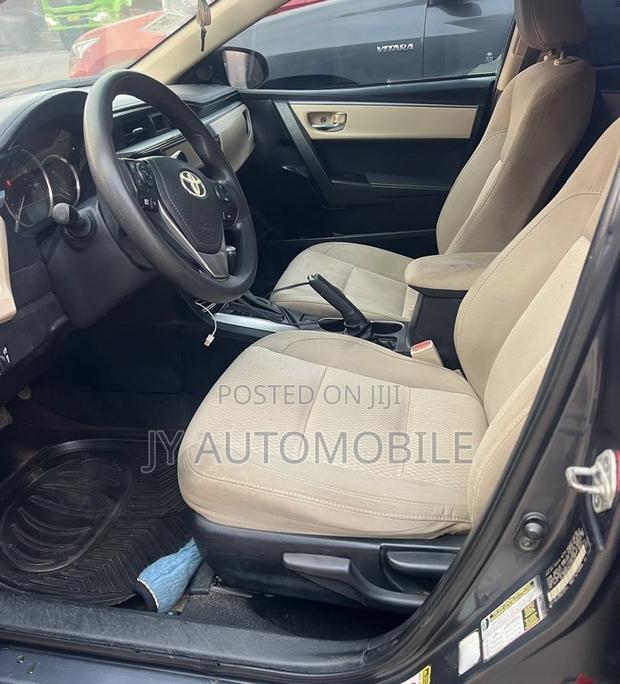 Toyota Corolla 2015 Gray