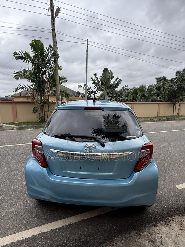 Toyota Vitz 1.3 FWD 3dr 2016 Blue
