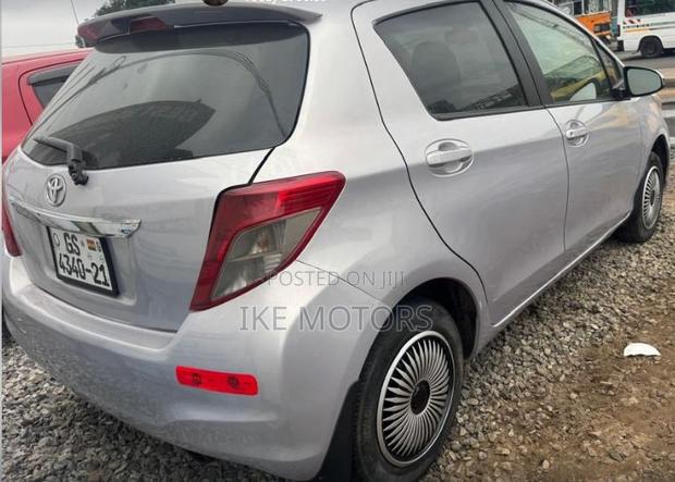 Toyota Vitz 2014 Gray
