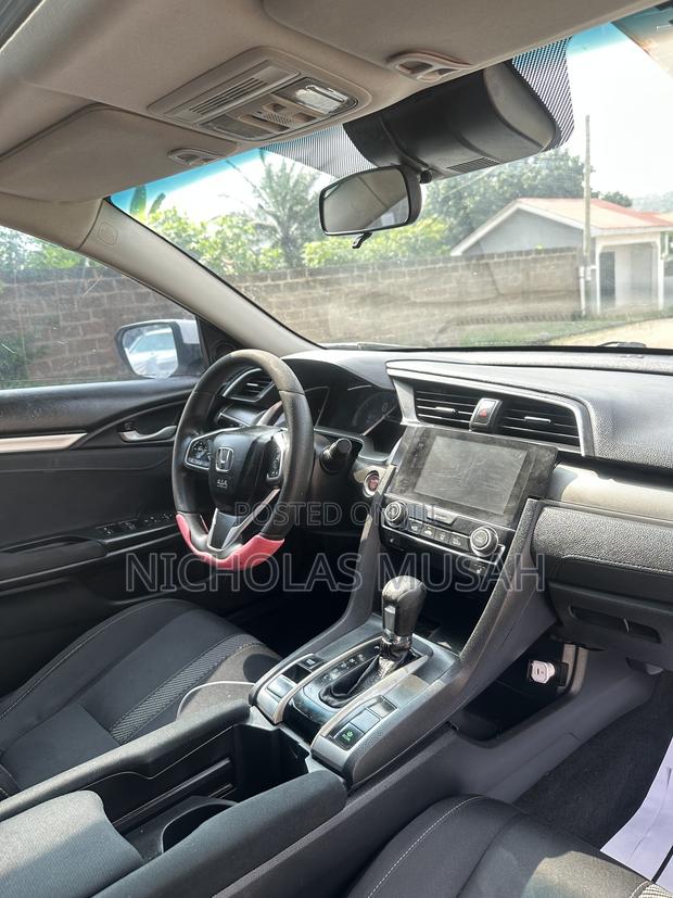 Honda Civic 2018 White