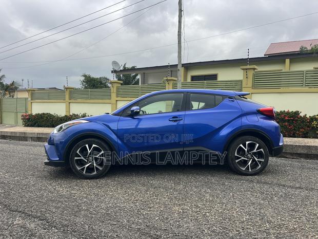 Toyota C-HR 2019 Blue