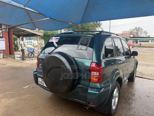 Toyota RAV4 2002 Green