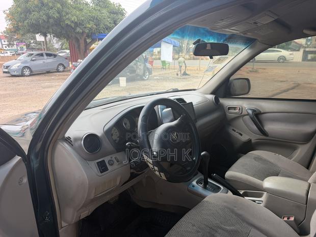 Toyota RAV4 2002 Green