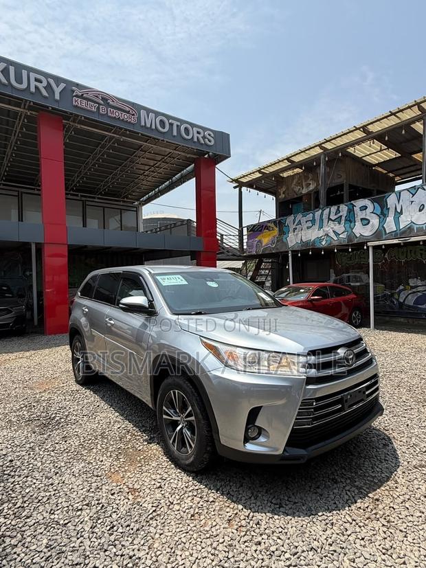 Toyota Highlander LE 4x2 (2.7L 4cyl 6A) 2017 Silver