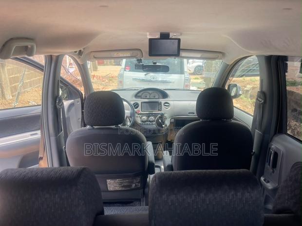 Toyota Sienta 1.5 FWD 2013 Beige