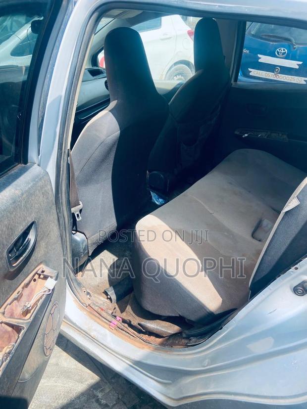 Toyota Vitz 2012 Silver