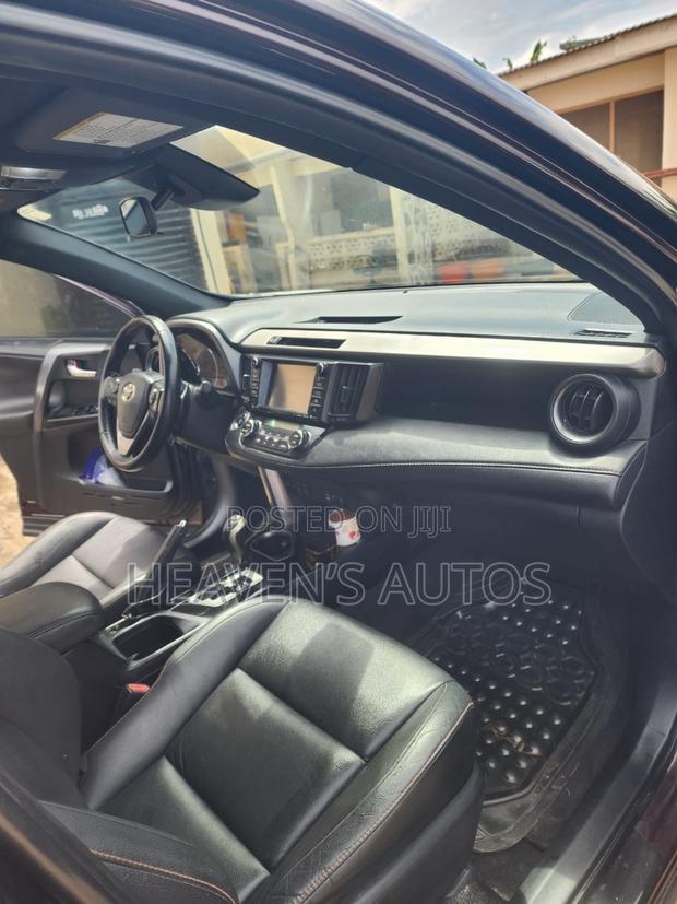 Toyota RAV4 SE 4dr SUV (2.5L 4cyl 6A) 2018 Maroon