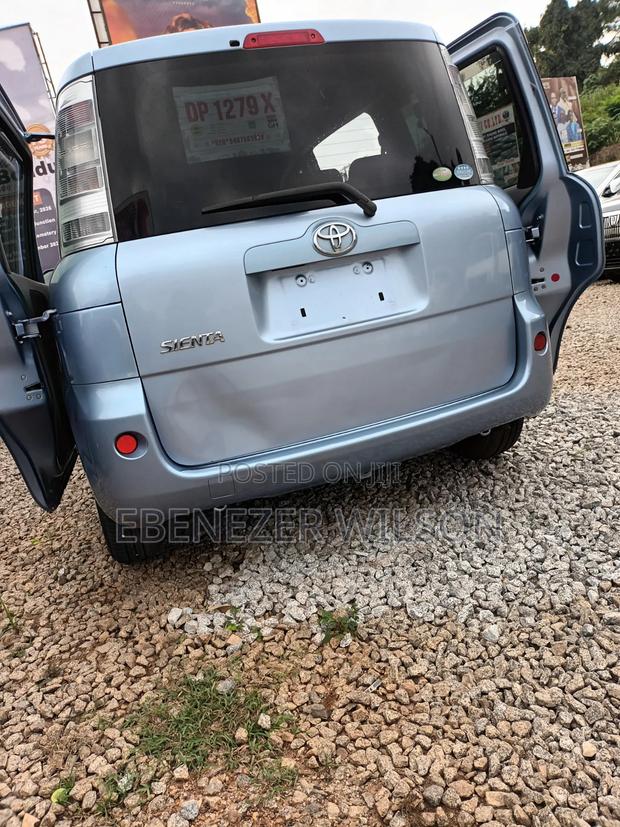 Toyota Sienta 2013 Blue