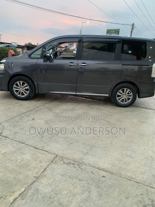 Toyota Voxy 2012 Black