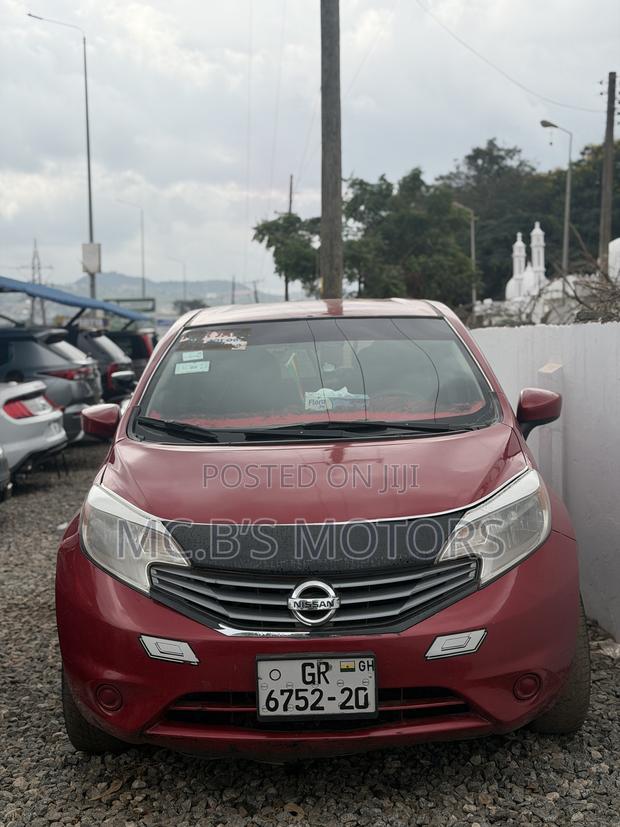 Nissan Versa 2015 Red