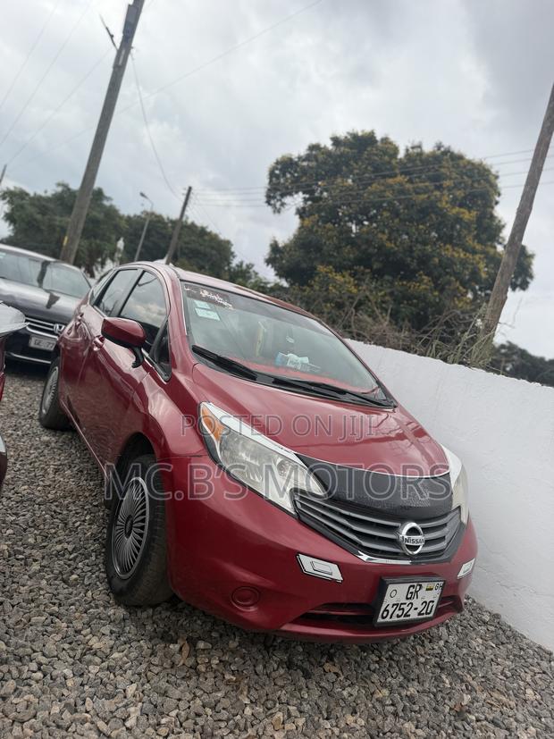 Nissan Versa 2015 Red