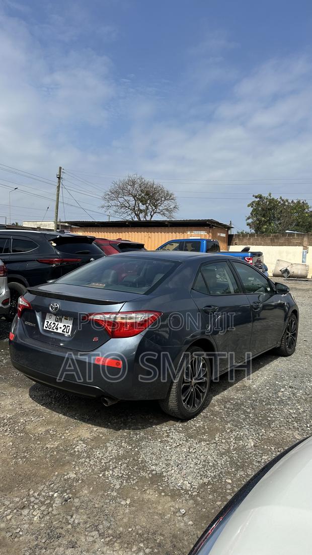 Toyota Corolla 2015 Gray