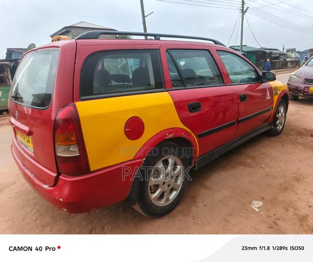Opel Astra 2002 Red