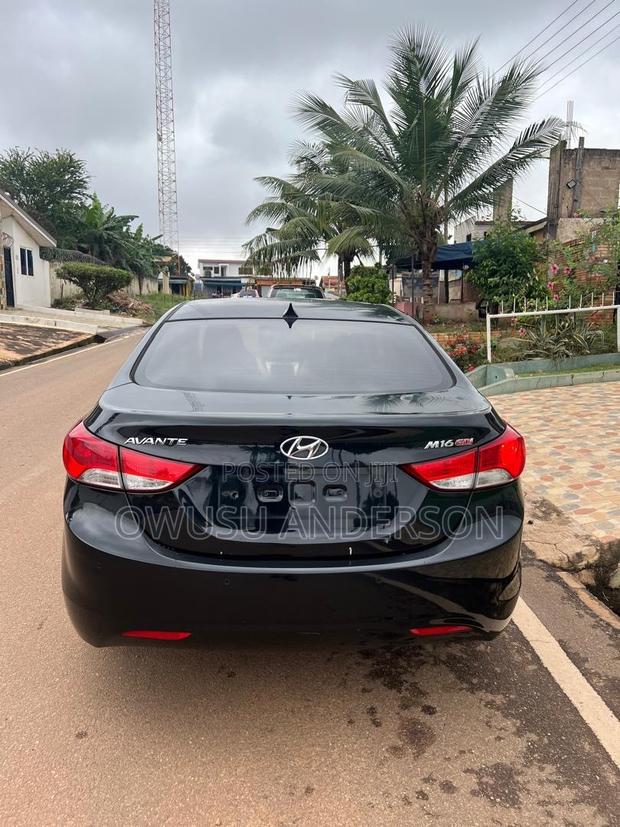 Hyundai Avante 2013 Black
