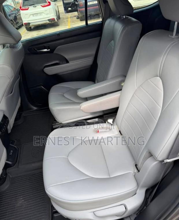Toyota Highlander 2023 Gray