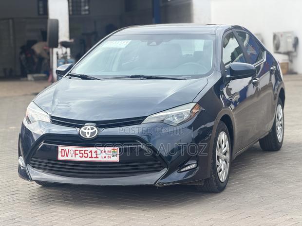 Toyota Corolla 2018 Blue