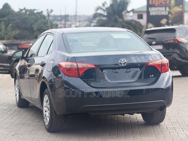 Toyota Corolla 2018 Blue