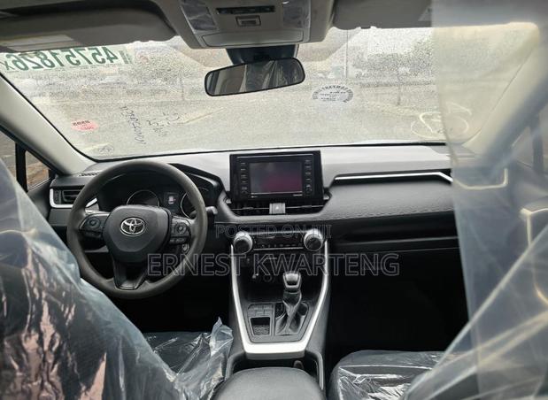 Toyota RAV4 2021 Gray