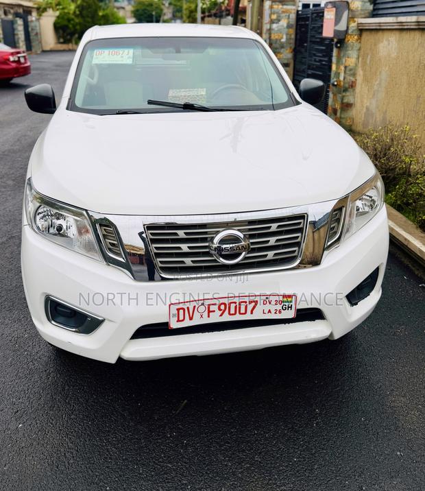 Nissan Navara 2017 White