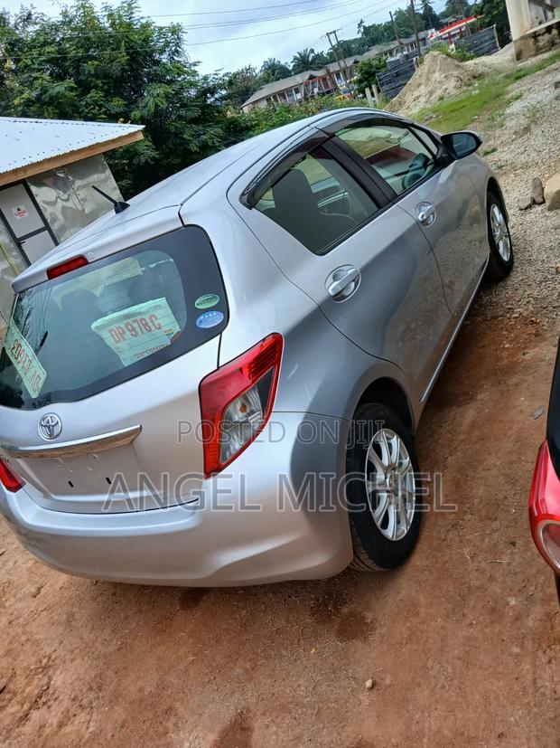 Toyota Vitz 2013 Beige