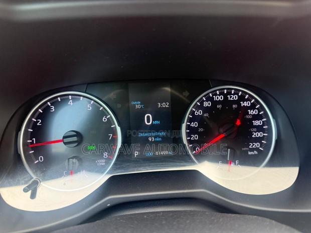 Toyota RAV4 XLE AWD 2020 Silver