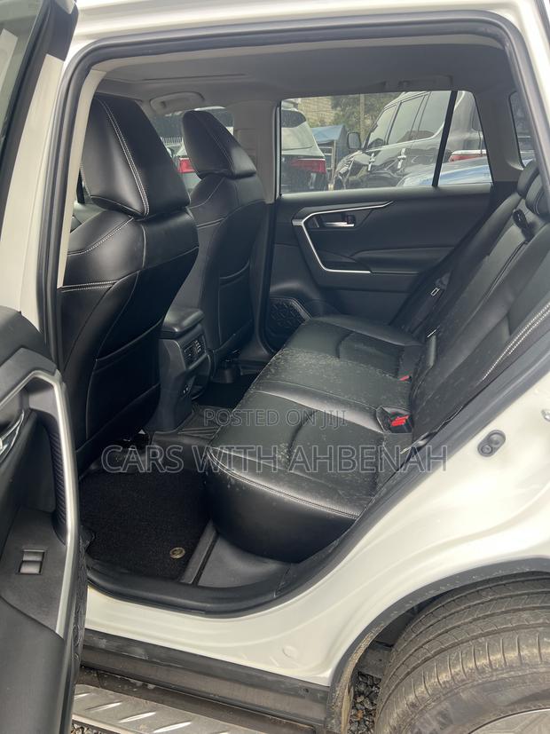 Toyota RAV4 2020 White