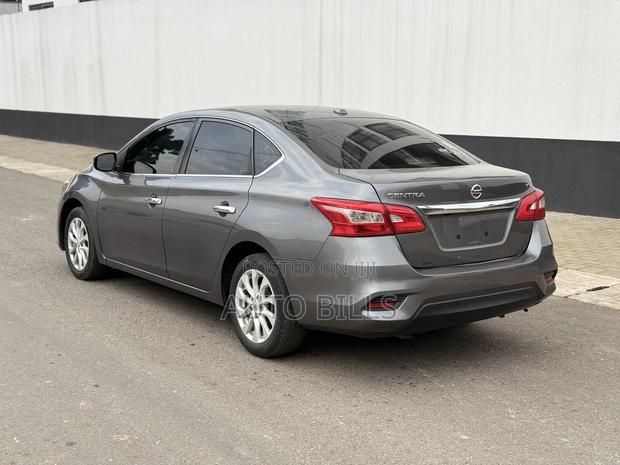 Nissan Sentra S 2018 Gray