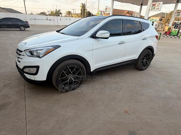 Hyundai Santa Fe 2013 White