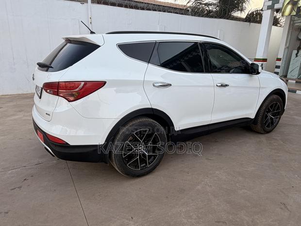 Hyundai Santa Fe 2013 White