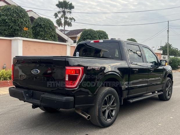 Ford F-150 XLT 2022 Black