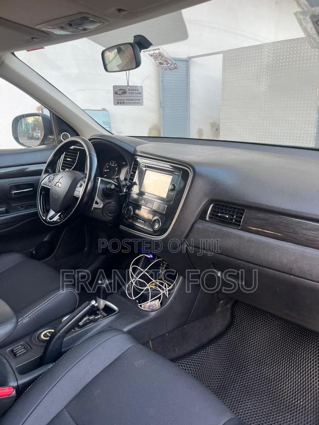 Mitsubishi Outlander 2016 Black