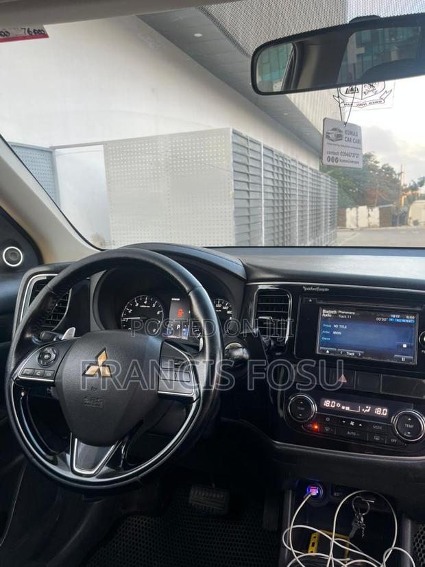 Mitsubishi Outlander 2016 Black