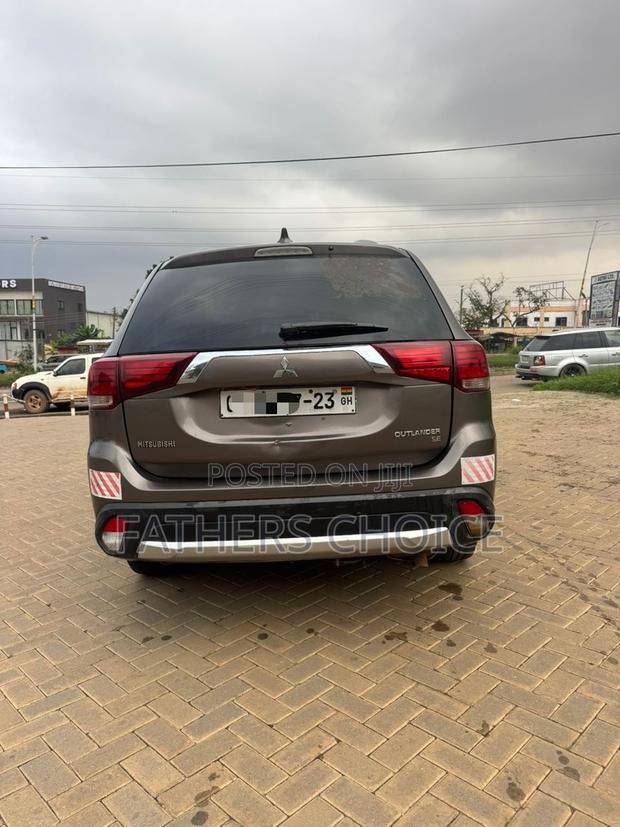Mitsubishi Outlander SEL FWD 2017 Gray