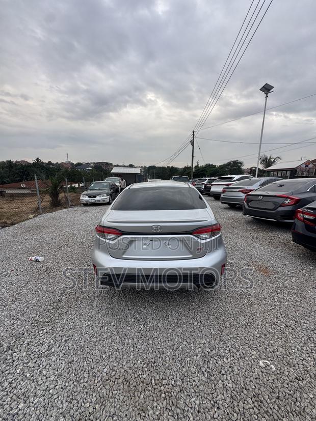 Toyota Corolla SE 2020 Silver