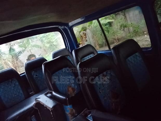 Toyota Grand HiAce 1999 Blue