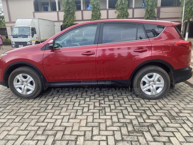 Toyota RAV4 XLE AWD (2.5L 4cyl 6A) 2016 Red