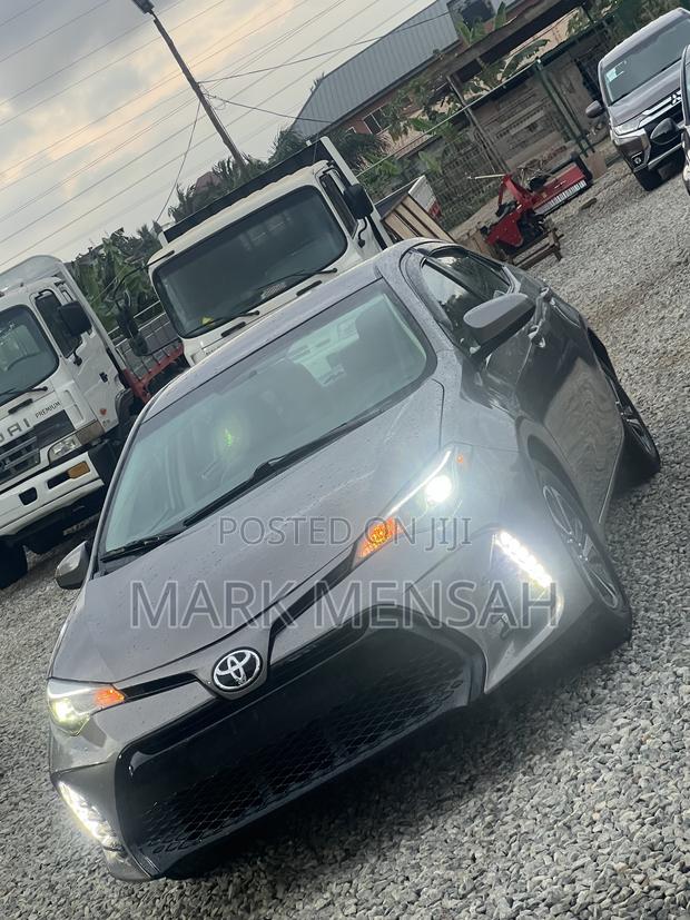 Toyota Corolla 2016 Brown