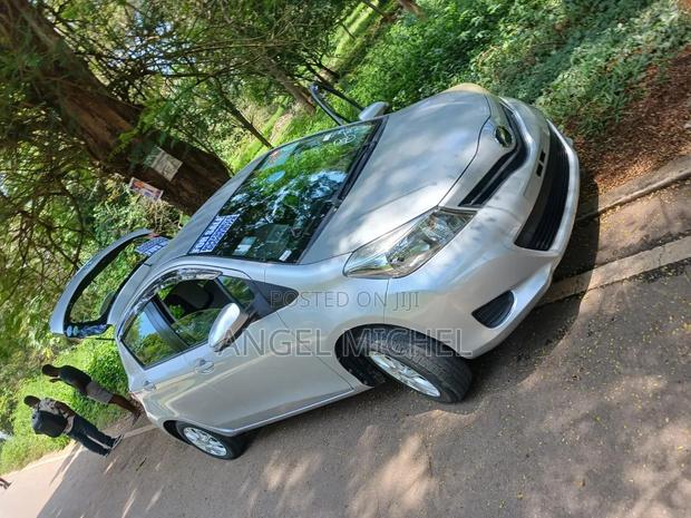 Toyota Vitz 2013 Beige