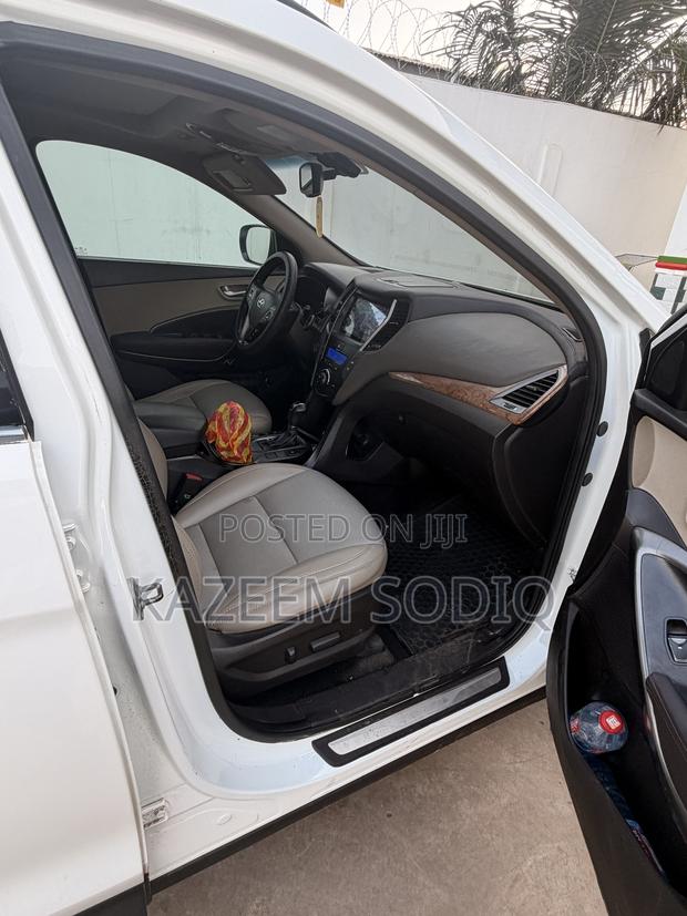 Hyundai Santa Fe 2013 White