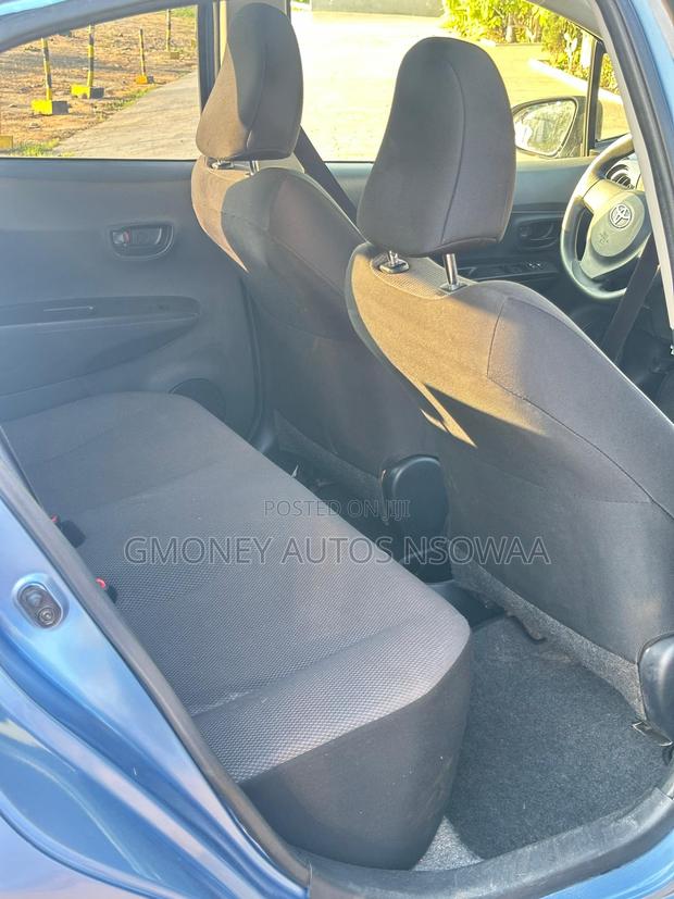 Toyota Vitz 1.5 FWD 5dr 2014 Blue