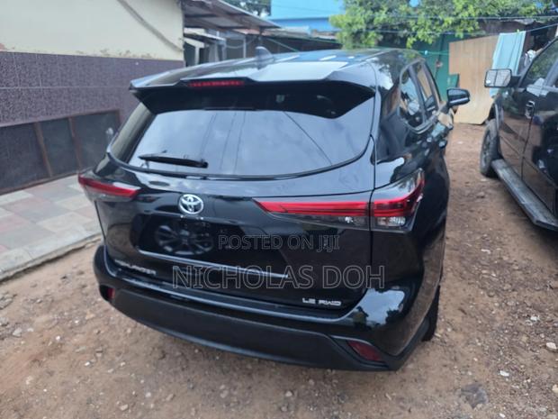 Toyota Highlander LE AWD 2023 Black