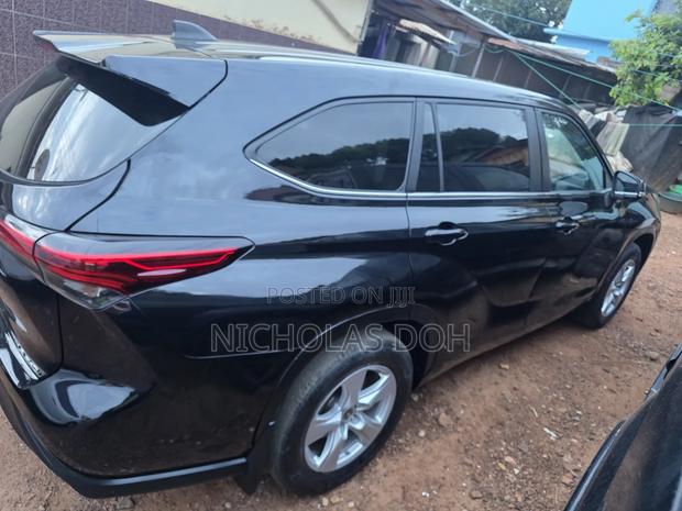 Toyota Highlander LE AWD 2023 Black
