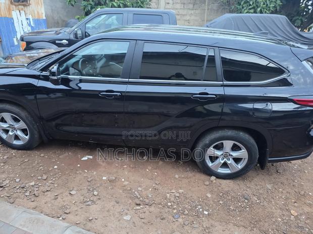Toyota Highlander LE AWD 2023 Black