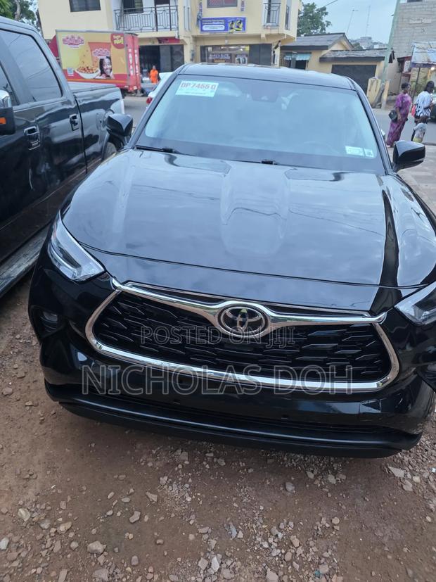 Toyota Highlander LE AWD 2023 Black