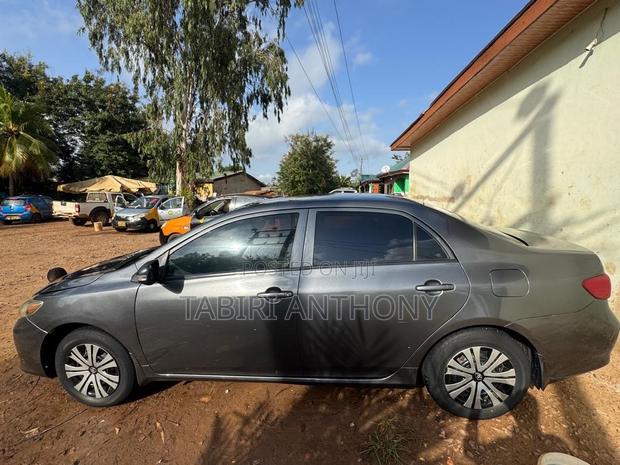 Toyota Corolla 2010 Gray