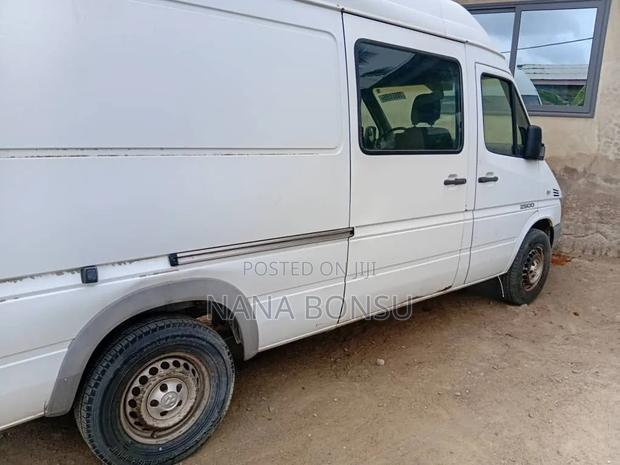 Dodge Sprinter 3500 Chassis Cab 2006 White
