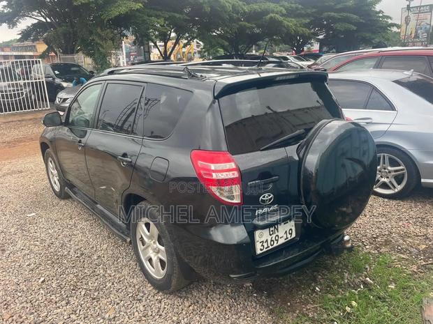 Toyota RAV4 2011 Blue