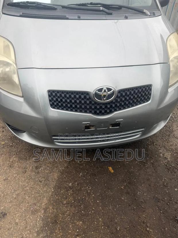 Toyota Yaris 2009 Gray